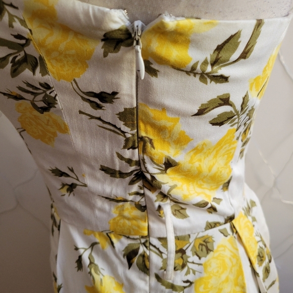 Spring Strapless Retro Floral Dress / Forever 21 / Yellow/White / Size Small - Picture 4 of 7